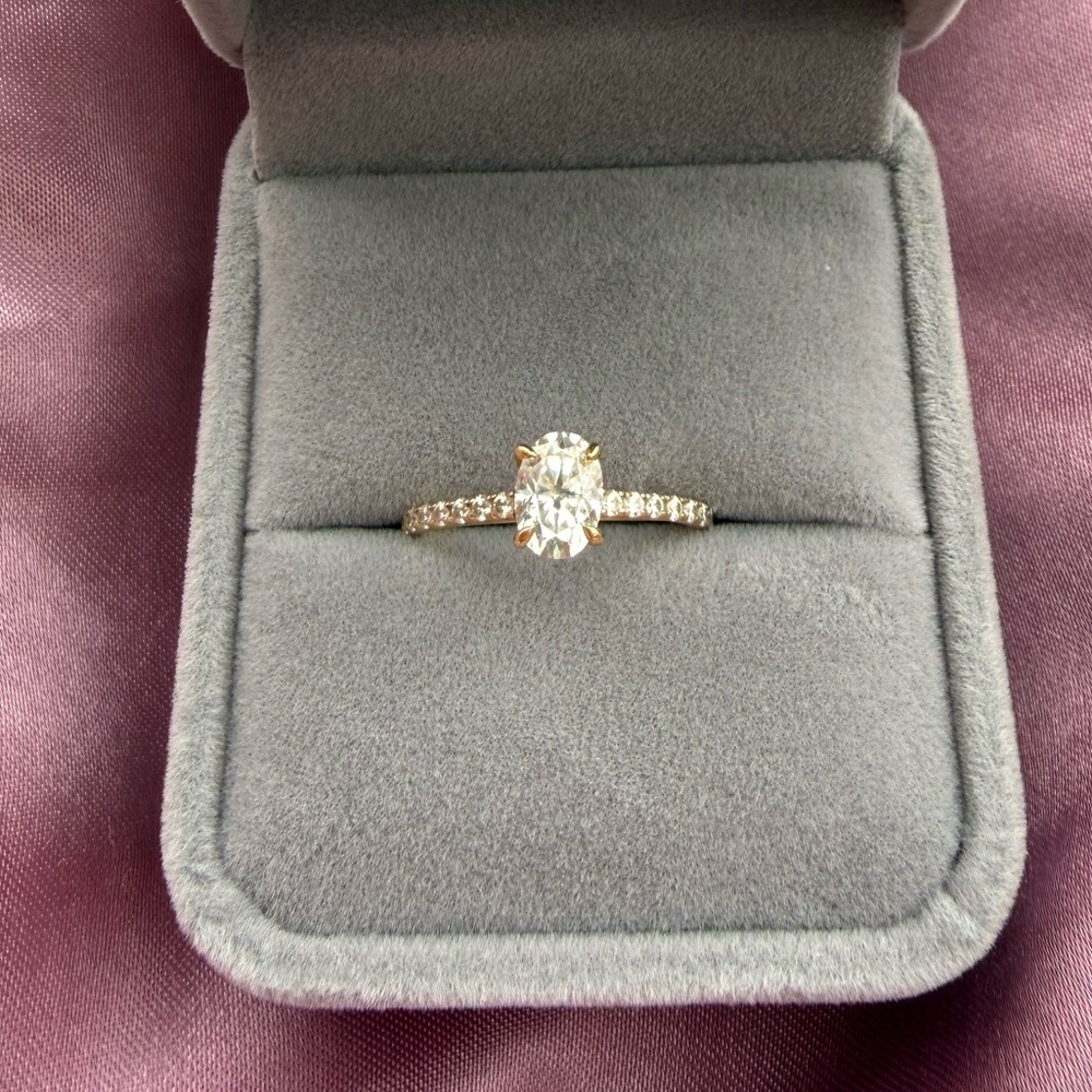 Classic 18k Yellow Gold Oval Moissanite 1.0 CT Solitaire Ring with Pavé Band